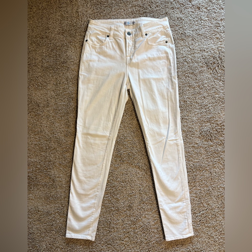 Stylish White Skinny Jeans